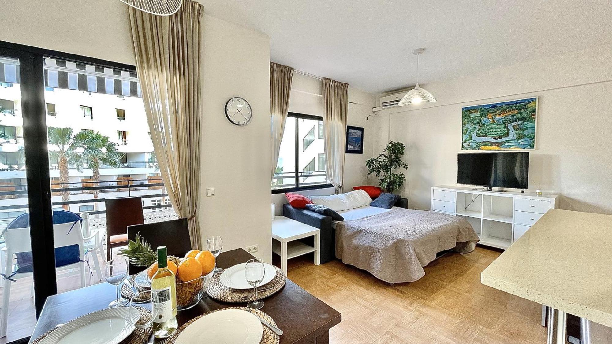 Beachfront 1Br Apartment In Center Of Marbella! Exterior photo